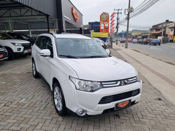 MITSUBISHI OUTLANDER 2.0 16V GASOLINA 4P AUTOMÁTICO MITSUBISHI OUTLANDER 2.0 16V GASOLINA 4P AUTOMÁTICO